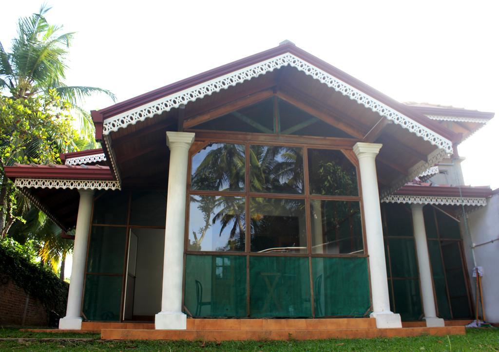 Hostel First Katunayake Negombo Ngoại thất bức ảnh